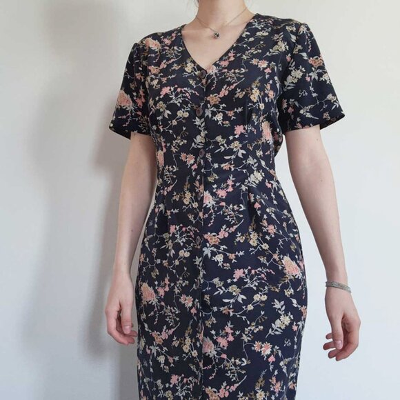 Vintage 90s short-sleeved button-up dainty floral maxi dress - Picture 6 of 16
